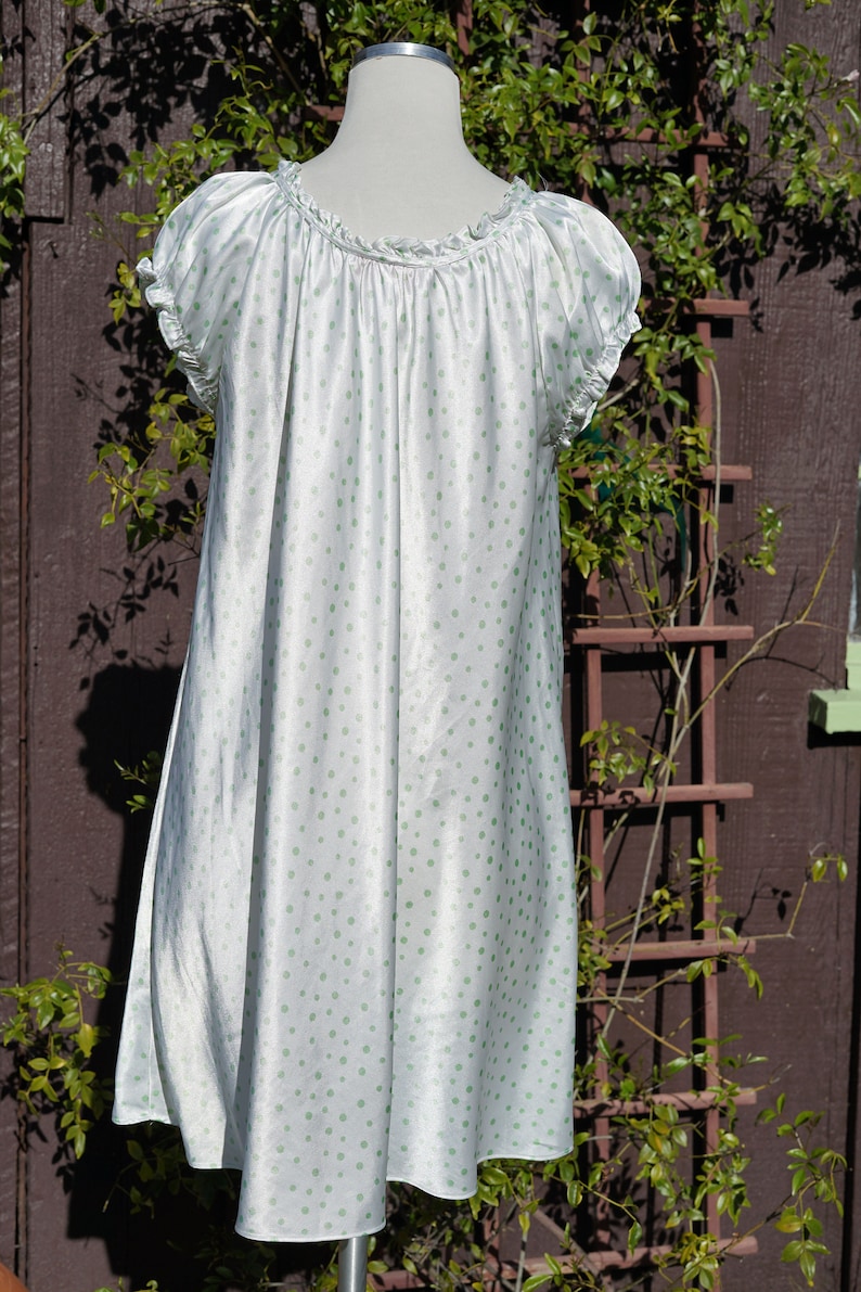 1990s 2000s White and Green Polka Dot Babydoll Mini Dress by Oscar de la Renta Pink Label 90s Y2K Flowy Sweet Ethereal Fairy Short Nightgown bild 5