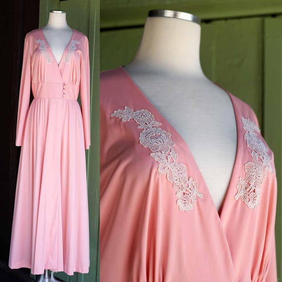 1970s Vanity Fair Peachy Pink Nylon Robe // 70s Long Sleeve Floral Lace Trimmed Maxi Length Robe