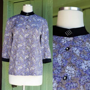 1980s 1990s Purple Tan Black White Artsy Abstract Print Top // 80s 90s Wing Was Blouse with Black Collar and Rhinestone Detail