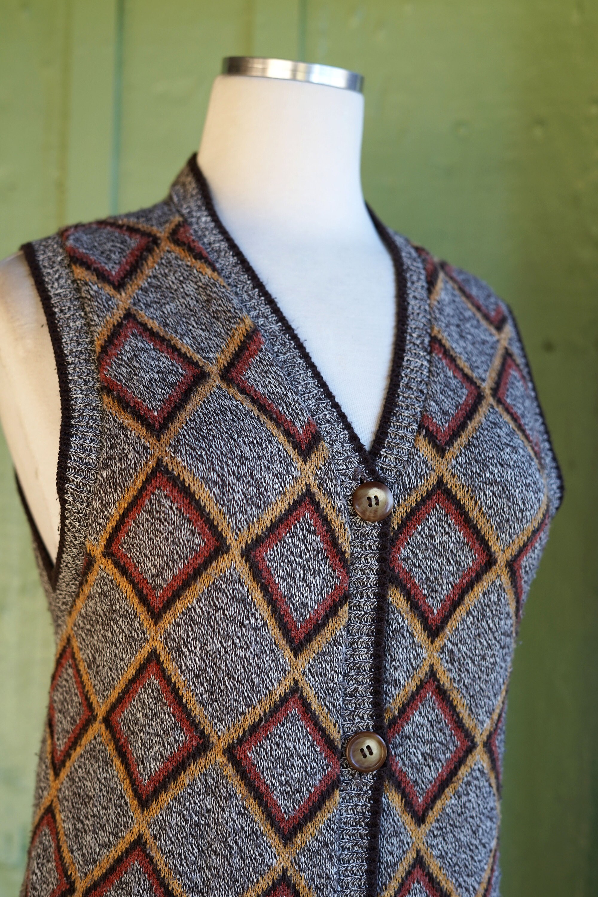 1970s 1980s Geometric Print Brown Tan Knit Vest // 70s 80s V
