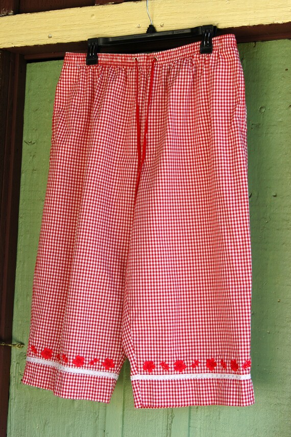 1990s Red and White Checked Cropped Pants by Kare… - image 4