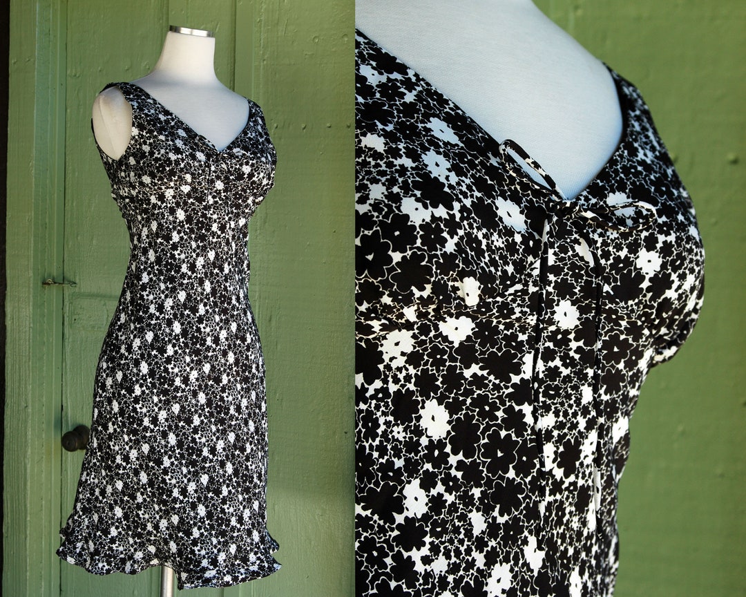 2000s Black White Floral Bias Cut Sun Dress by Express // Y2K V Neck  Sleeveless Flower Dress - Etsy