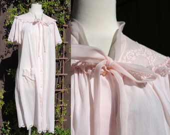 1960s Pale Pink Ruffled Lace Trimmed House Coat by Charmode // 60s Short Sleeve Sheer Robe Nightgown