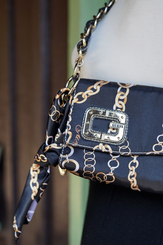 Iconic Handbag with Chain and Strap