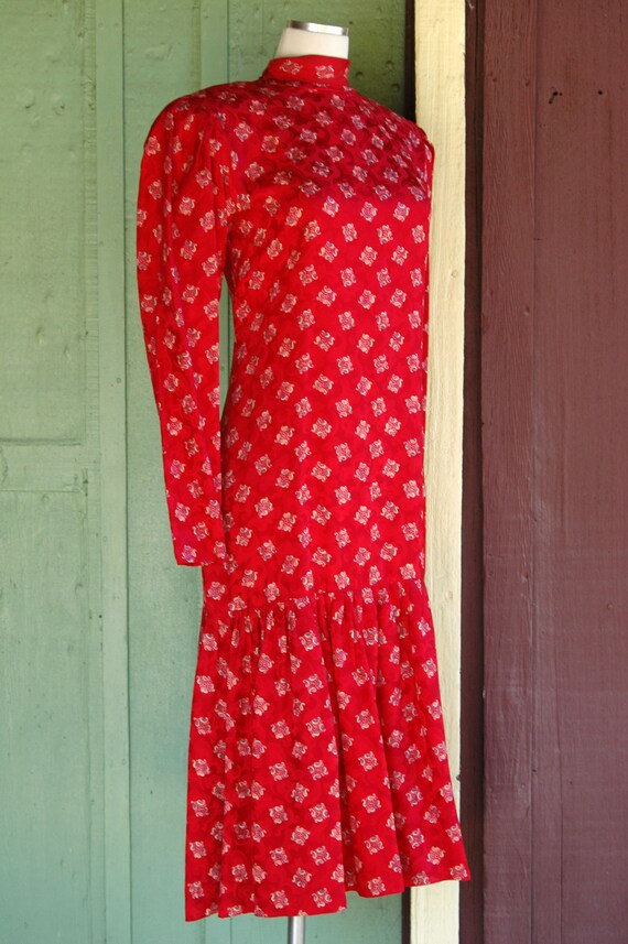 1980s Red Silk Paisley Print Long Sleeve Drop Wai… - image 6