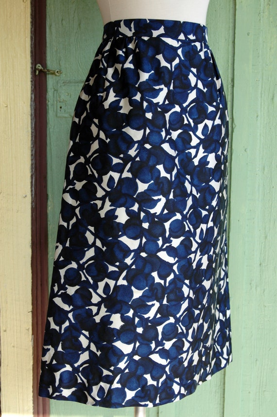 1960s Navy Blue Black White Midi Skirt // 60s Fit… - image 8