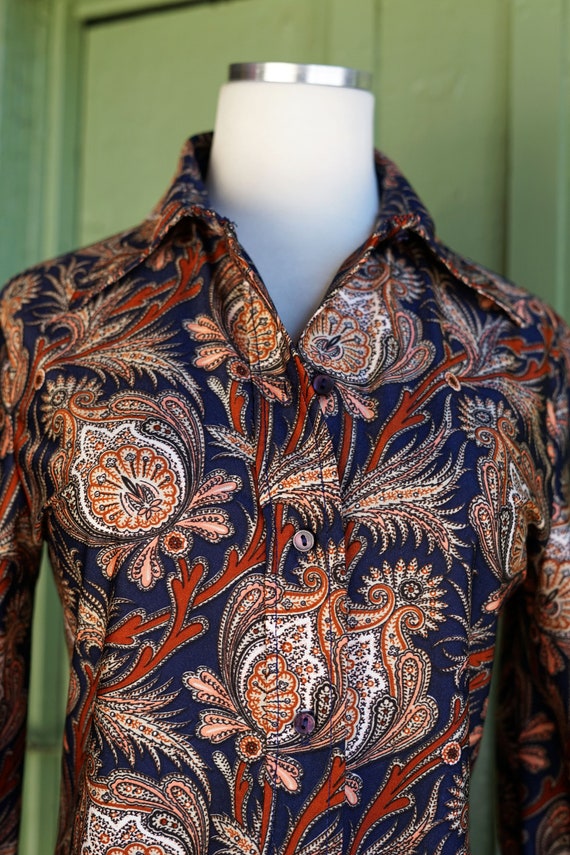 1970s Navy Blue Brown Tan Paisley Long Sleeve But… - image 5