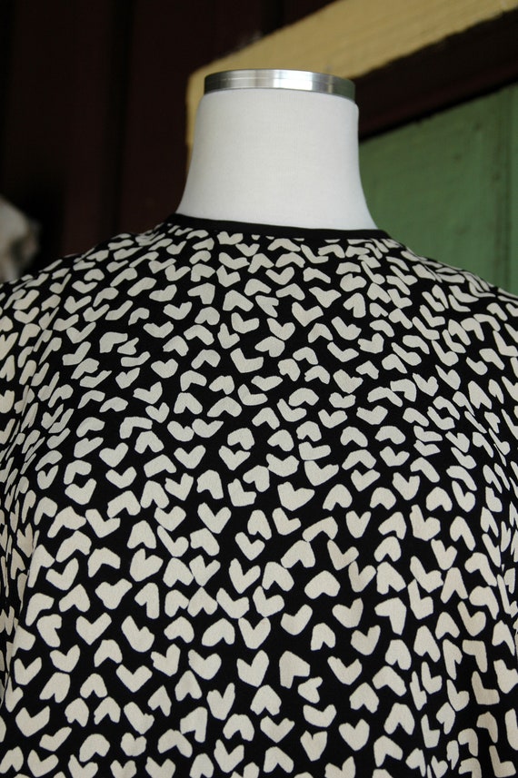 1980s 1990s Black and White Heart Print Long Slee… - image 6