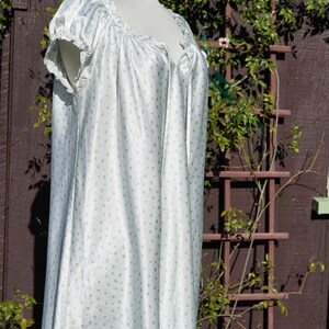 1990s 2000s White and Green Polka Dot Babydoll Mini Dress by Oscar de la Renta Pink Label 90s Y2K Flowy Sweet Ethereal Fairy Short Nightgown bild 4