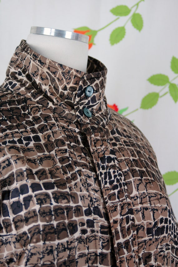 1980s 1990s Reptile Skin Print Silk Quilted Jacke… - image 7