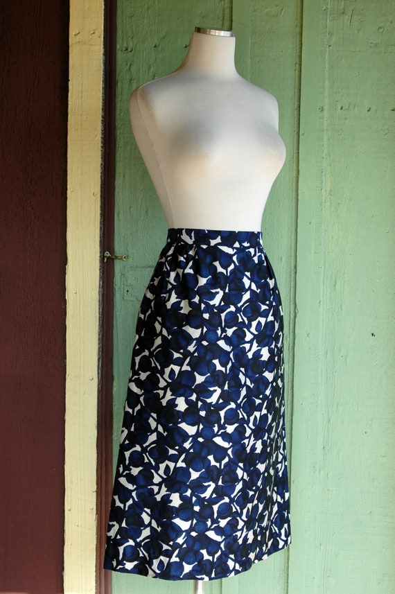1960s Navy Blue Black White Midi Skirt // 60s Fit… - image 7