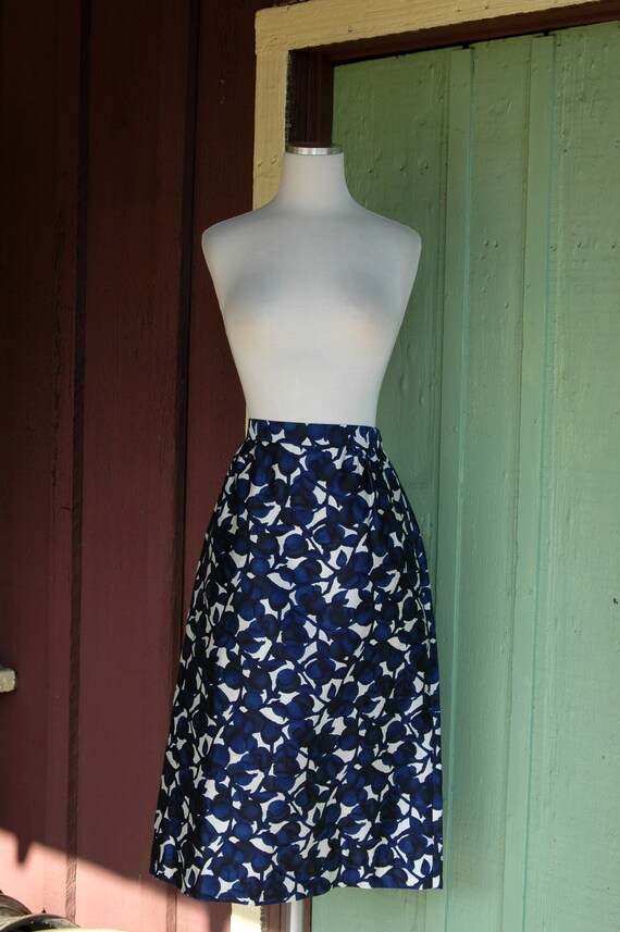 1960s Navy Blue Black White Midi Skirt // 60s Fit… - image 2