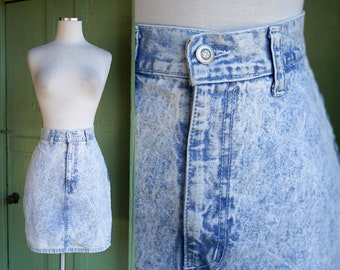 1980s Acid Wash Denim Mini Skirt // 80s Light Blue White Acid Wash Jean Short Skirt