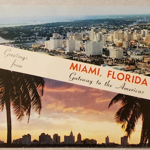 Saludos desde Miami Florida, puerta de entrada a las Américas, postal antigua con foto en color, paisaje urbano, playa, vacaciones en una playa tropical, nunca utilizada