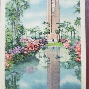 Singing Tower, Mountain Lake Sanctuary, Bok Towers, Lake Wales, Florida, Vintage Leinen-Postkarte, Reise-Souvenir, farbige Illustration