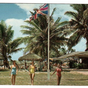 Beautés de bain sur paradise beach, carte postale vintage, hog island aux Bahamas, vacances sur l’île tropicale, souvenir de voyage, soleil de sable amusant