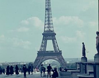 Set of Five 35mm Slides of Paris France, Eiffel Tower Amateur Photographs, Vintage Photos, Digital Images of the Eiffel Tower