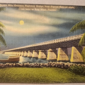 Scène de nuit de Seven Mile Overseas Highway, Pigeon Key, Key West en Floride, carte postale illustrée en couleur vintage, souvenir de voyage