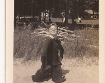 Camp Jamestown, Bobby MacMillon, '36, Vintage Foto, Sepia Gekleurde Foto, Volkstaal Beeld, Silly Funny Guy op een camping