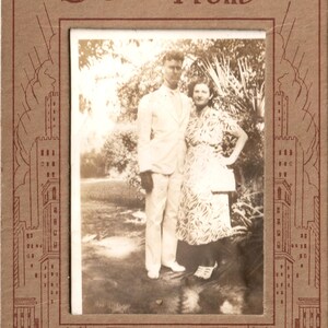 Fotos de recuerdo en marcos, ubicación desconocida, Hazel y Charlie Baker, fotografías en color Sepia vintage, conjunto de dos, moda de 1940