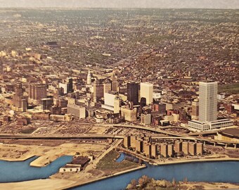 Buffalo New York, luchtfoto van de stad, vintage kleurenfotobriefkaart, reissouvenir, vakantiecorrespondentie