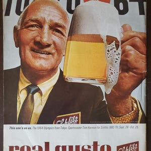 Cerveza Schlitz a todo color, Juegos Olímpicos de Tokio 1964, Tom Harmon, locutor, anuncio de revista vintage, cerveza ligera de calidad, decoración de bar.