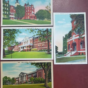 Prédios de escolas de ensino médio e universitário em Bristol, Virgínia, arquitetura de tijolos vermelhos, cartões postais ilustrados em cores vintage, conjunto de 4, nunca usados
