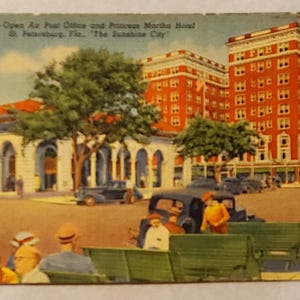 Bancos verdes del antiguo San Petersburgo, Florida, Hotel Princess Martha, postal antigua ilustrada en color, nunca utilizada, vacaciones en Florida