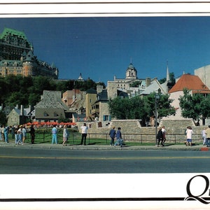 O Chateau Frontenac com casas históricas dos séculos XVII e XVIII, Quebec Canda, cartão postal vintage, conjunto de dois cartões, lembrança de férias