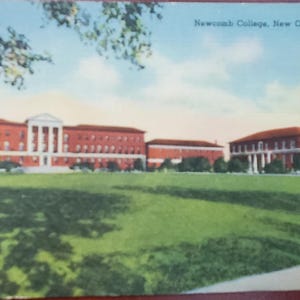 Newcomb College, New Orleans Louisiana, Vintage Farbe illustrierte Leinenpostkarte, historisches College, Reisekorrespondenz
