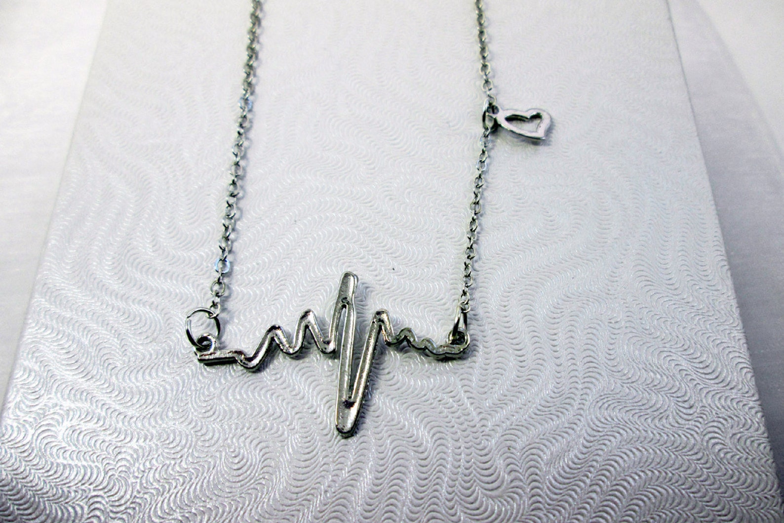 ekg heartbeat necklace ekg heartbeat necklace