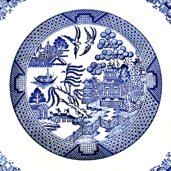 What Is Blue Willow China, aka the South's Favorite Dinnerware