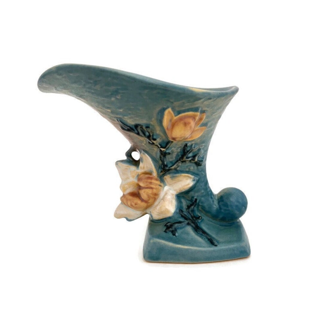 Roseville Cornucopia Vase 1940s Blue Magnolia 184-6 - Etsy