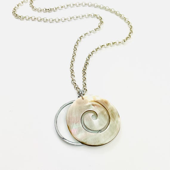 Magnifying Glass Necklace: Blacklip Shell Pendant