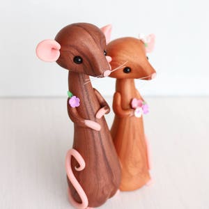 Brown Mouse Wedding Cake Topper clay cake topper and keepsake by Heartmade Cottage woodland wedding, rustic wedding theme image 2