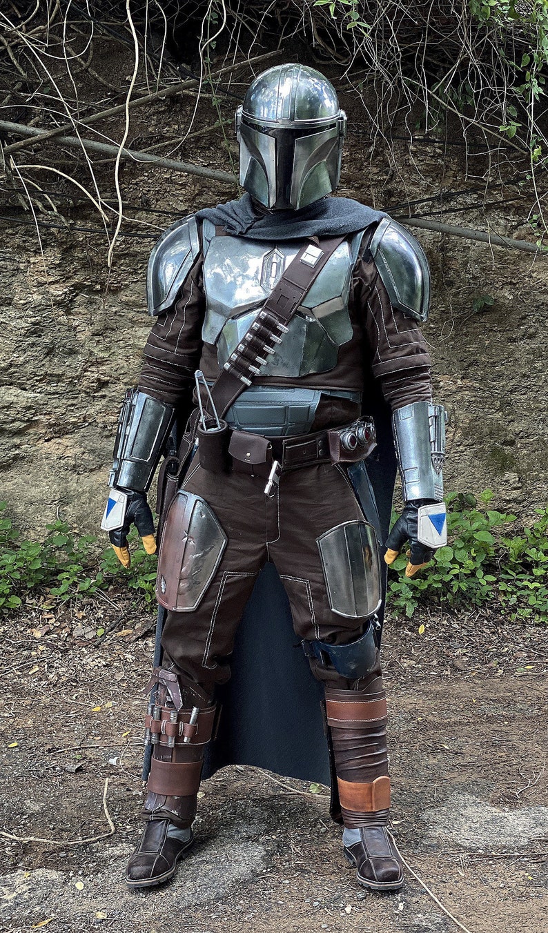 A Star Wars Mandalorian Costume Is The Way To Join The Battle a-star-wars-mandalorian-costume-is-the-way-to-join-the-battle