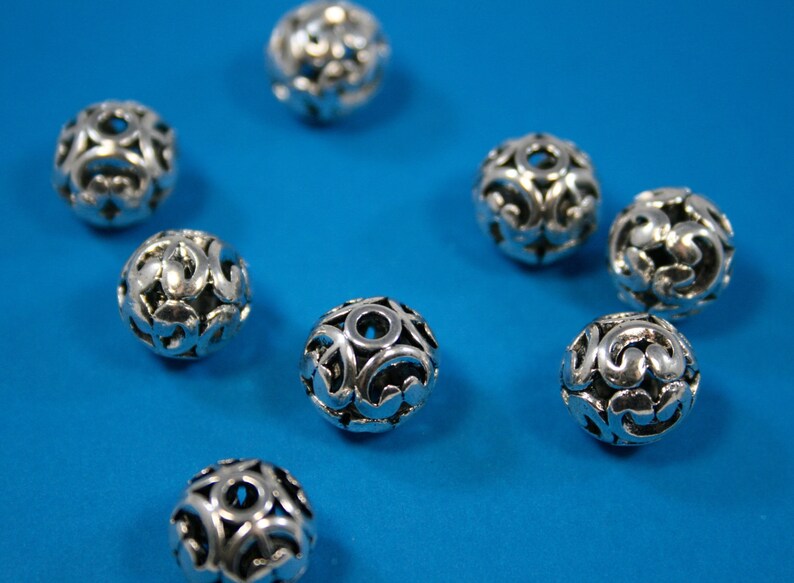 Round Pewter Beads Bali Style Beads 8 beads 11 mm