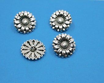 Pewter Buttons Flower Design 8 Buttons   (17 mm)