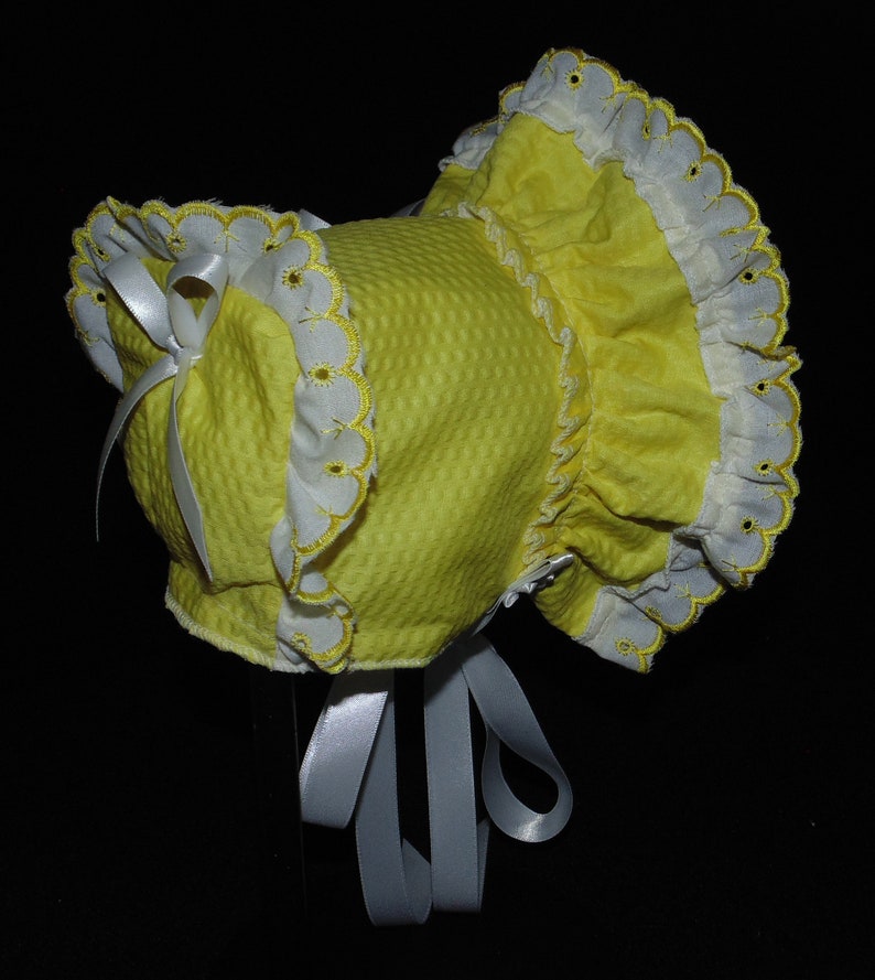 New Handmade Yellow Searsucker with White Yellow Edged Cotton Eyelet Lace Baby Bonnet