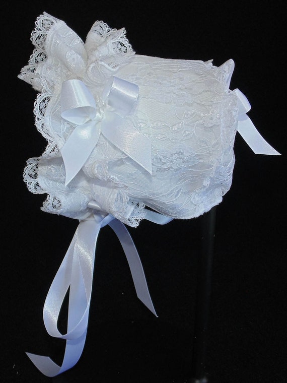 New Handmade White Cotton Eyelet with White Lace /& Trim Baby Bonnet