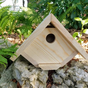 Cedar Hanging Wren Birdhouse: Unpainted Pine, Easy Clean