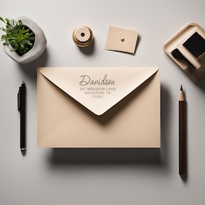 Sello de dirección de devolución personalizado, fuente cursiva, autoentintable, sello de dirección personalizado de alta calidad, perfecto para invitaciones y sobres