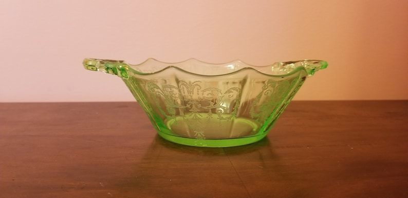 Green Cambridge Glass Decagon Bowl with Handles in Cleo Pattern Uranium Glass