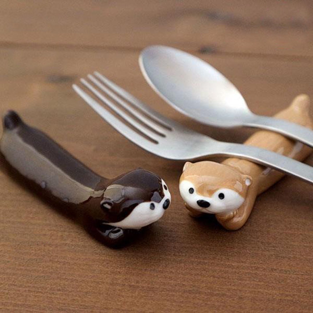 Otter Chopstick Rest: Cutlery Rest, Brush Holder, Pen Rest