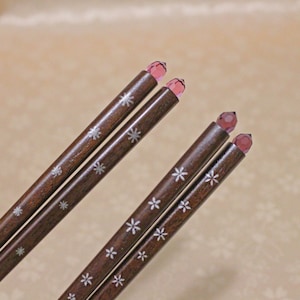 Handgefertigte Stilvolle Japanische Essstäbchen mit Swarovski Perlen I Perfektes Geschenk für Sushi und Ramen Liebhaber!