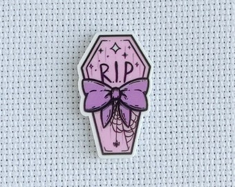 Cute Pink RIP Coffin Needle Minder, Gothic Pretty Bow Casket Needle Nanny, Pastel Goth Needle Holder, Creepy Cross Stitch Embroidery Gift