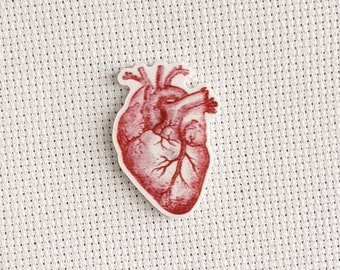 Red Anatomical Heart Needle Minder, Dark Creepy Needle Nanny, Realistic Organ Pin Magnet, Macabre Needle Holder, Cross Stitch Accessory