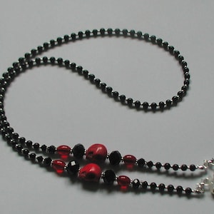 NEW Black Glass Pearl Beads Red Skull Glasses Chain Spectacles Holder