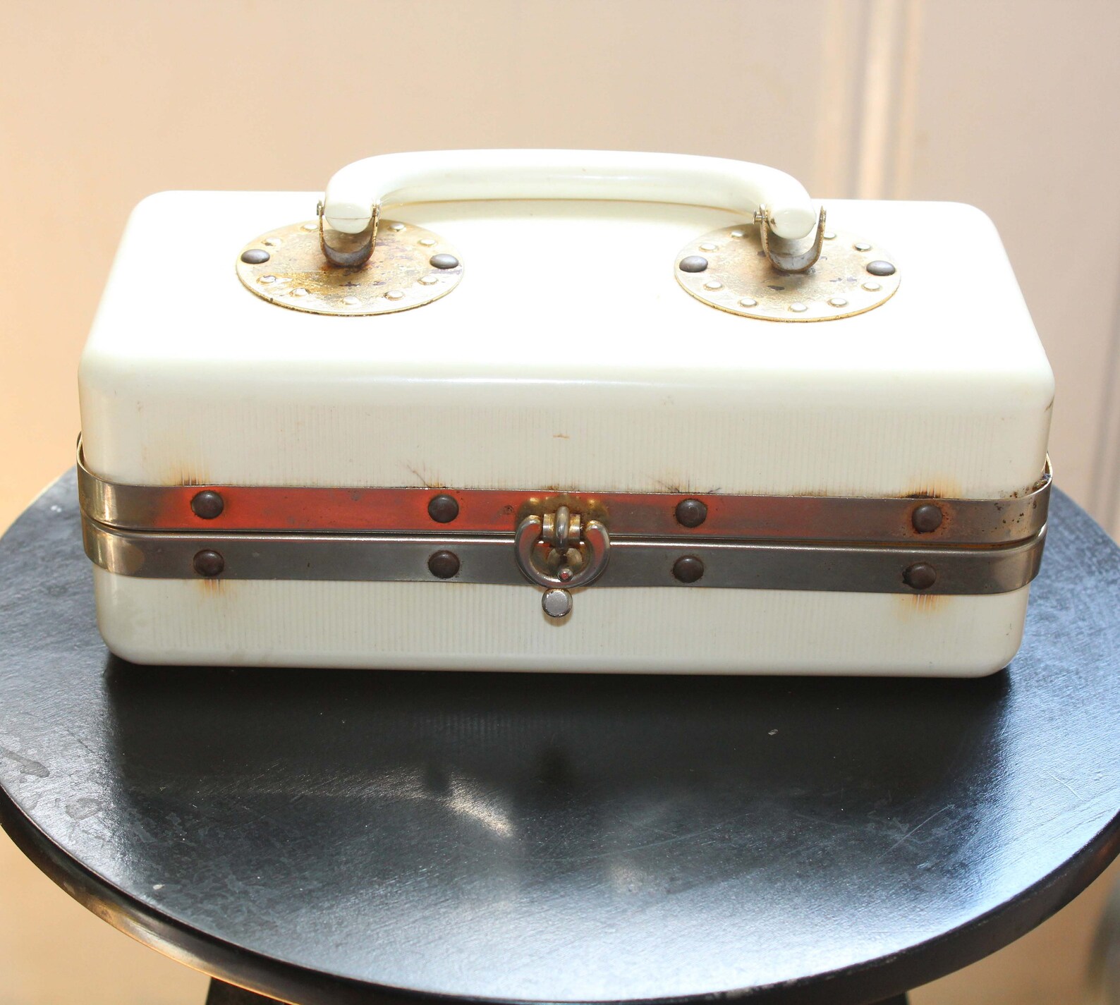 Vintage 1960's Cream Plastic Box Bag Purse Train Case / Trunk / Handbag