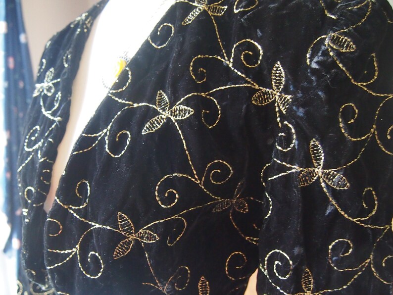 Vtg jacket - crop short button-up empire waist spencer - 1800s Victorian Regency costume - black gold embroidered vines floral velvet S M image 5